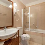 Mir Vami - Heated Pool, Sea Views & 100m I Brac Island *