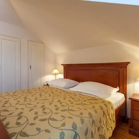 Vila Mir Vami - Heated Pool, Sea Views & 100m I Brac Island Sumartin