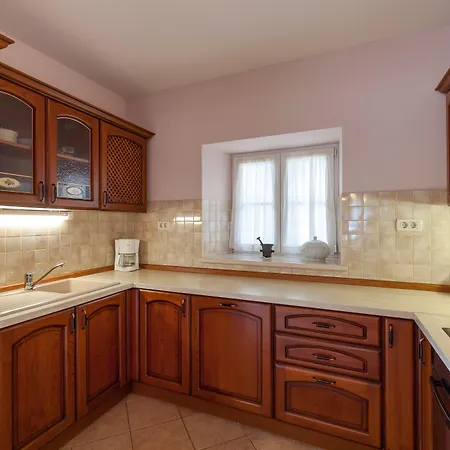 Willa Your Family Oasis By The Sea Mir Vami, Heated Pool Sumartin