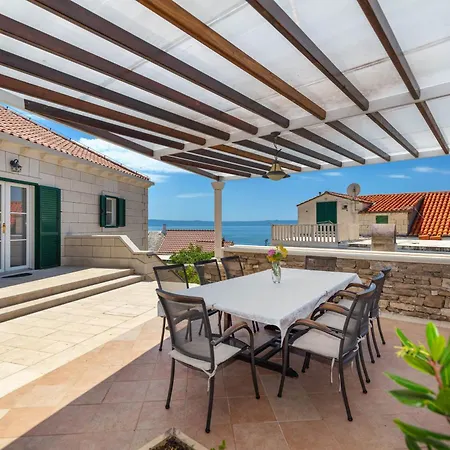Mir Vami - Heated Pool, Sea Views & 100m I Brac Island