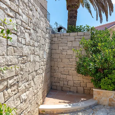 Vila Mir Vami - Heated Pool, Sea Views & 100m I Brac Island *
