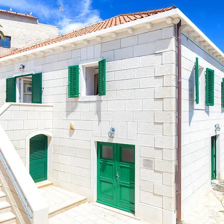 Вілла Mir Vami - Heated Pool, Sea Views & 100m I Brac Island