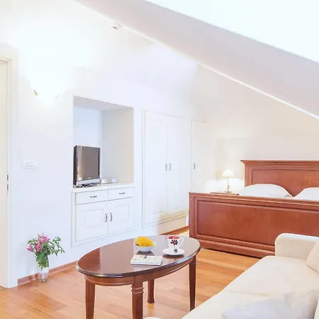 Mir Vami - Heated Pool, Sea Views & 100m I Brac Island Vila *