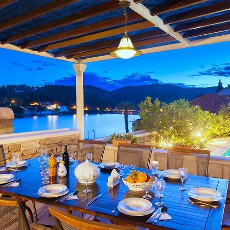 Mir Vami - Heated Pool, Sea Views & 100m I Brac Island * Sumartin
