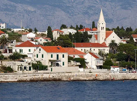 Your Family Oasis By The Sea Mir Vami, Heated Pool Willa