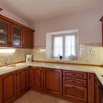 Mir Vami - Heated Pool, Sea Views & 100m I Brac Island