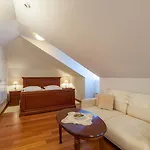 Mir Vami - Heated Pool, Sea Views & 100m I Brac Island