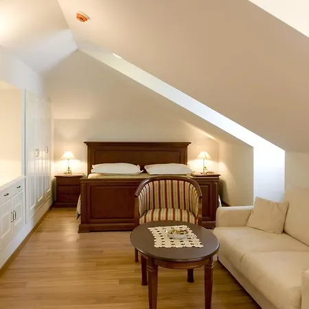 빌라 Mir Vami - Heated Pool, Sea Views & 100m I Brac Island *