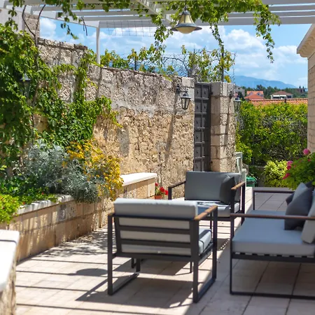 Villa Your Family Oasis By The Sea Mir Vami, Heated Pool *