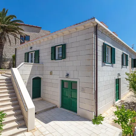 Your Family Oasis By The Sea Mir Vami, Heated Pool * Sumartin
