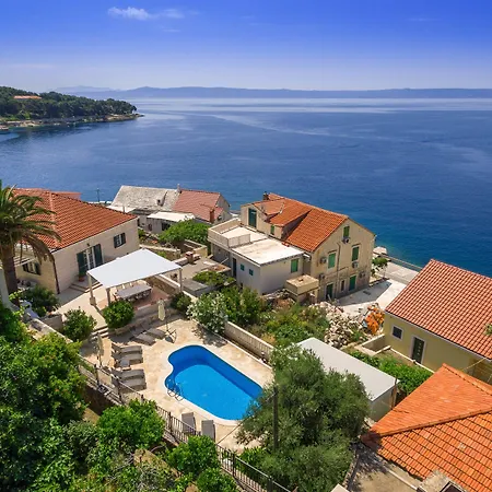 빌라 Mir Vami - Heated Pool, Sea Views & 100m I Brac Island