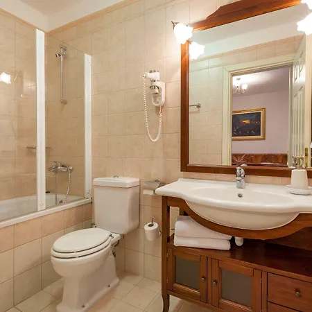 빌라 Mir Vami - Heated Pool, Sea Views & 100m I Brac Island