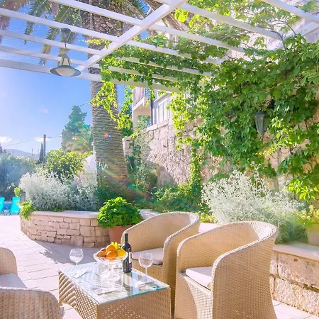 Villa Your Family Oasis By The Sea Mir Vami, Heated Pool *