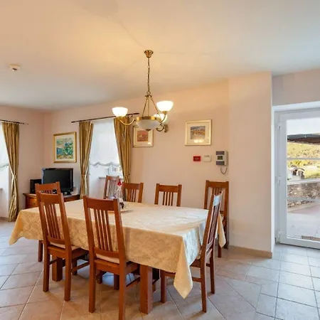 Your Family Oasis By The Sea Mir Vami, Heated Pool Villa