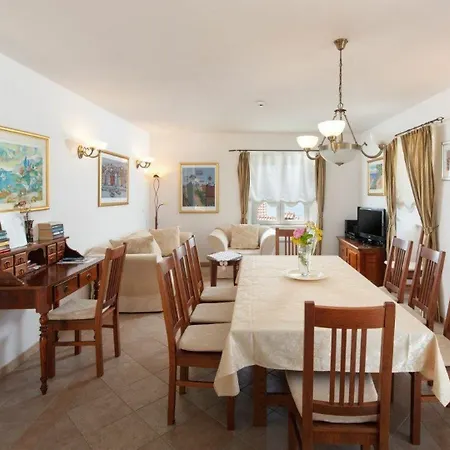 빌라 Mir Vami - Heated Pool, Sea Views & 100m I Brac Island